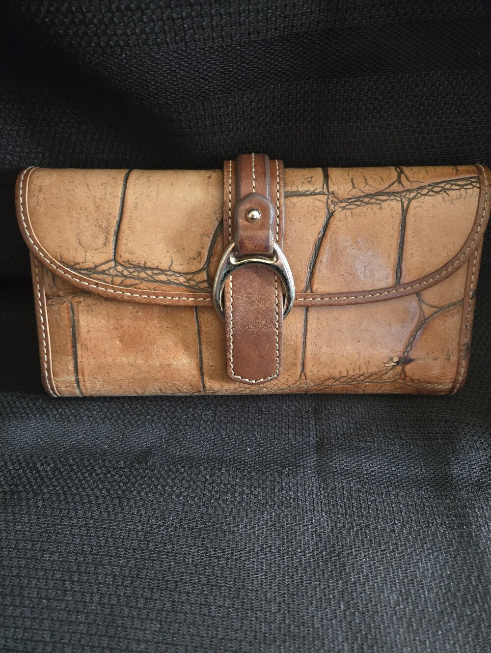 Dooney & Bourke Leather Buckle 2pc Clutch Wallet